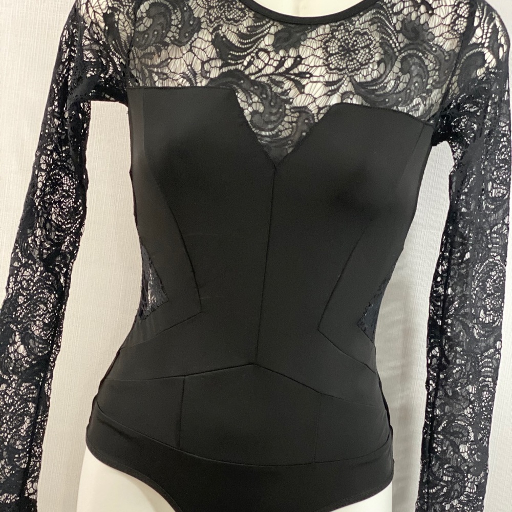 BEBE XS ..NIGHT ON THE TOWN BLACK BODYSUIT.. 😋